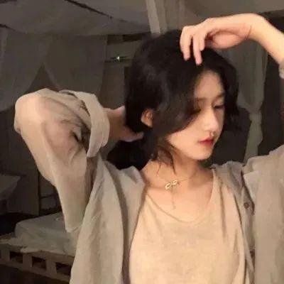 绝境中的陌生人共筑生机之路